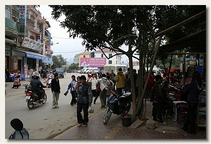 091206 Bacha  marked og retur med tog til Hanoi